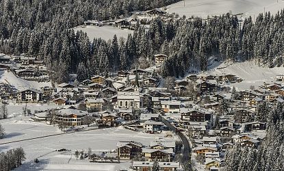Scheffau Ortszentrum im Winter
